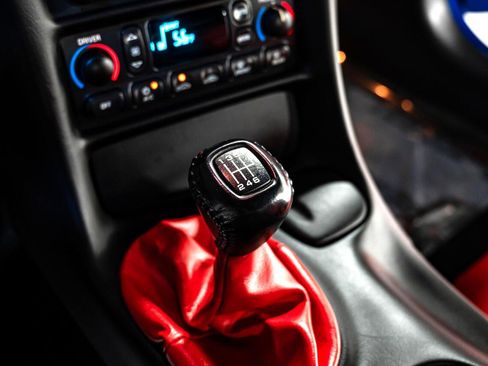 Used 2002 Chevrolet Corvette Z06 w/ Memory Pkg image 25