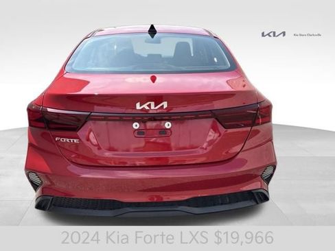Certified 2024 Kia Forte LXS FWD image 7