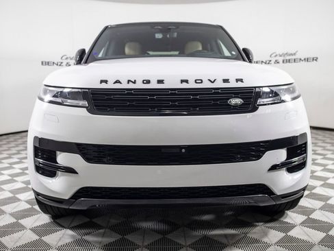 Used 2024 Land Rover Range Rover Sport SE AWD/4WD image 3