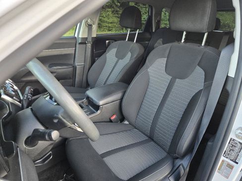 Used 2021 Kia Sorento LX FWD image 4