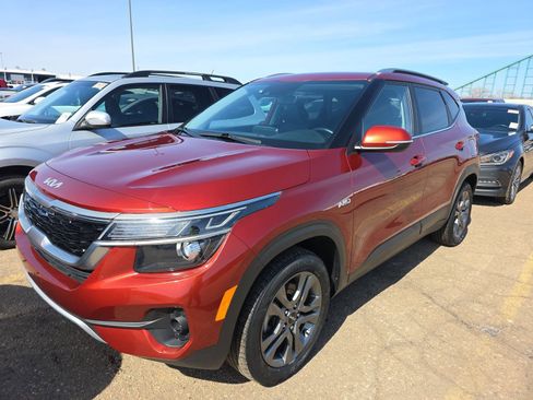 Used 2023 Kia Seltos S w/ Navigation Package image 1