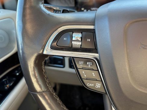 Used 2019 Lincoln Navigator Reserve image 25