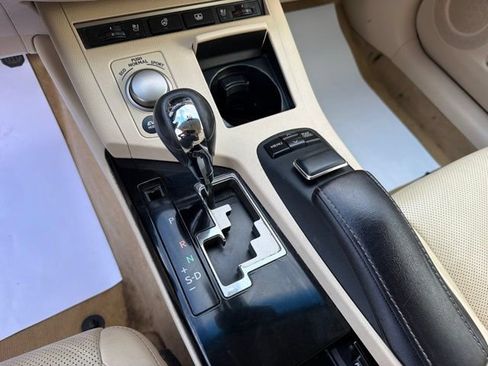 Used 2013 Lexus ES 300h w/ Luxury Pkg FWD image 25