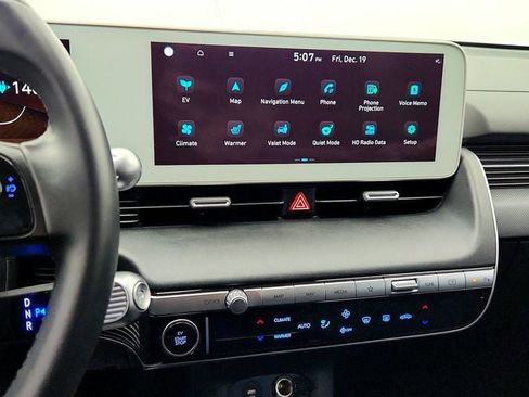 Used 2022 Hyundai Ioniq 5 SE image 16