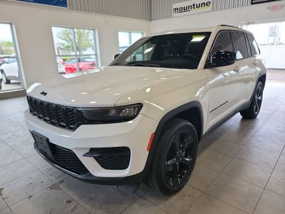 Used 2023 Jeep Grand Cherokee Altitude
