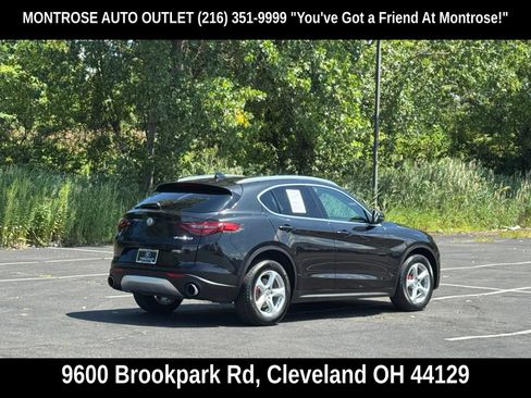 Used 2019 Alfa Romeo Stelvio AWD image 4