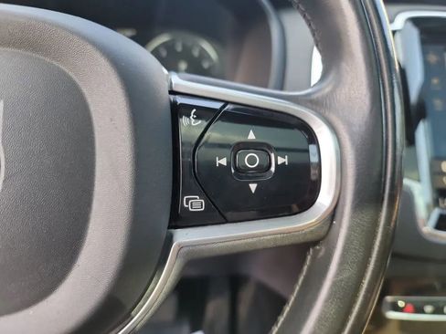 Used 2018 Volvo XC90 T6 Momentum w/ Convenience Package AWD/4WD image 23