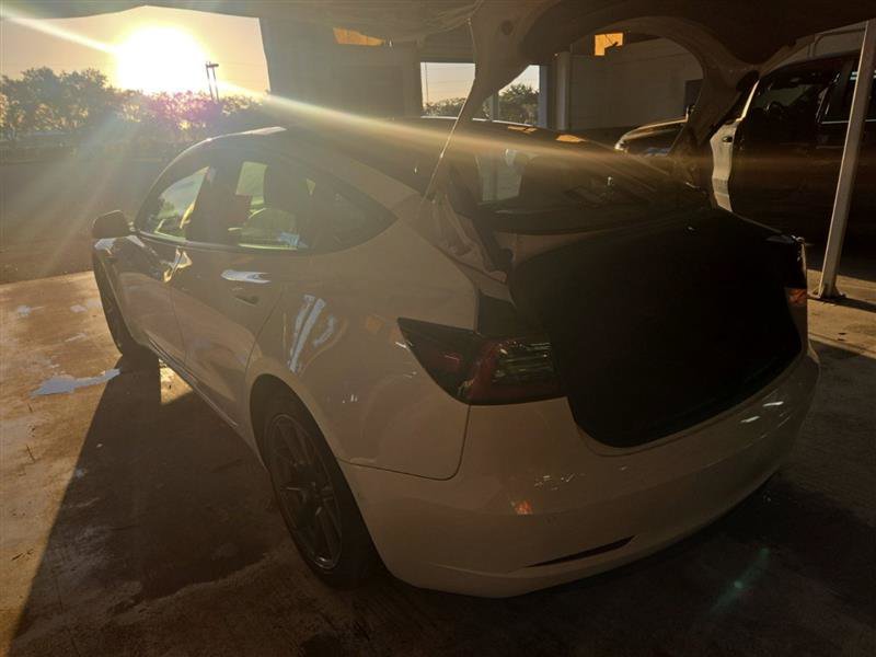 Used 2021 Tesla Model 3 Standard Range Plus RWD image 4