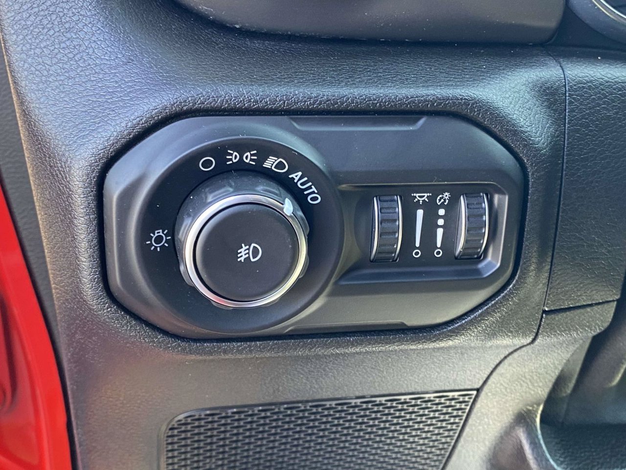 Used 2019 Jeep Wrangler Unlimited Sport S AWD/4WD image 25