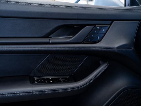 Used 2024 Porsche Taycan image 29