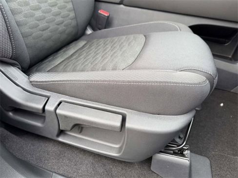 New 2025 Nissan Pathfinder SV w/ SV Premium Package image 9