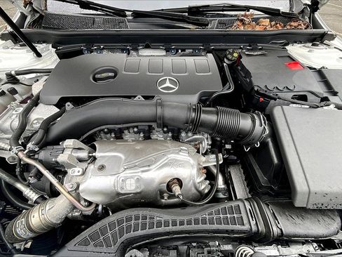 Used 2023 Mercedes-Benz CLA 250 4MATIC image 9