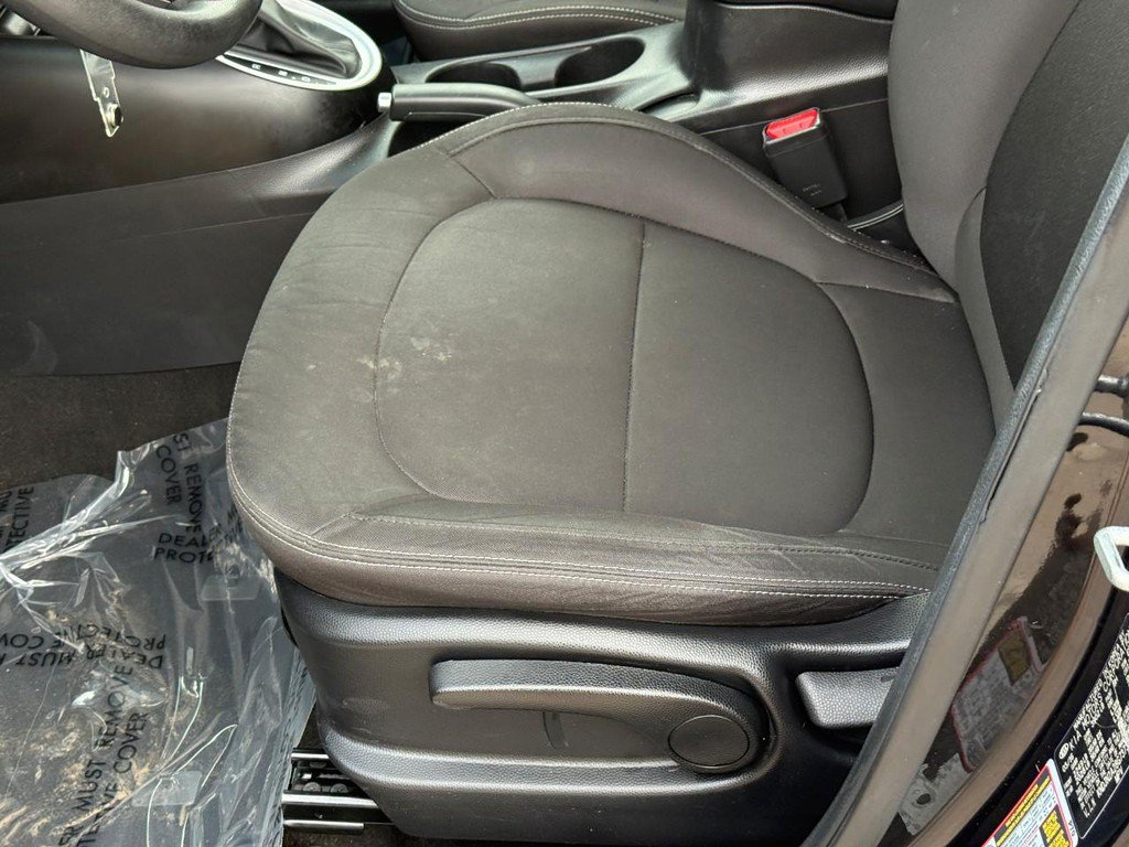 Used 2016 Kia Soul FWD image 19