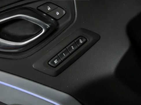 Used 2020 Chevrolet Camaro ZL1 image 17