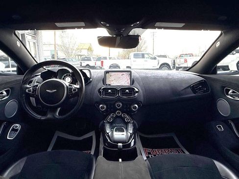 Used 2020 Aston Martin V8 Vantage Base 2dr Coupe image 28