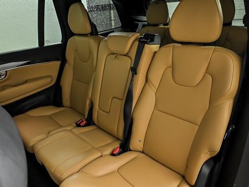 Used 2016 Volvo XC90 T6 Momentum AWD/4WD image 19