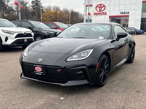 Used 2024 Toyota GR86 Premium image 3