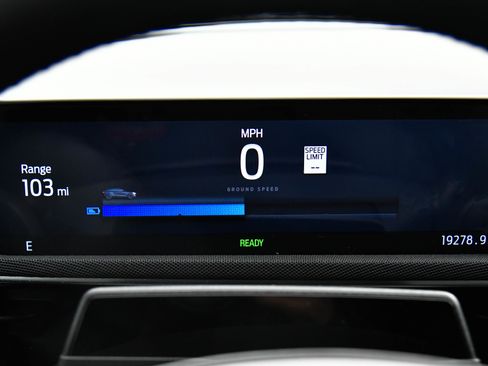 Used 2023 Ford Mustang Mach-E Select RWD image 32