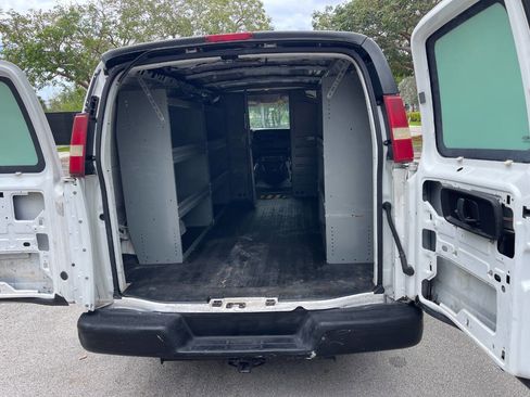 Used 2004 Chevrolet Express 1500 RWD image 37