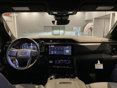 Used 2025 GMC Sierra 2500 AT4 w/ AT4 Premium Plus Package image 35