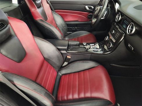 Used 2018 Mercedes-Benz SLC 300 image 3