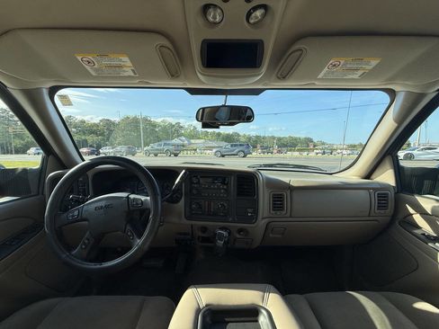 Used 2005 GMC Sierra 2500 SLE w/ Heavy-Duty Power Package image 9