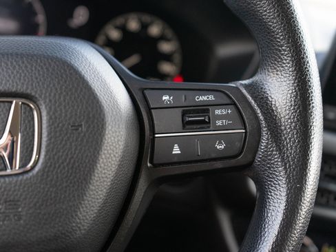 Used 2023 Honda HR-V LX image 25