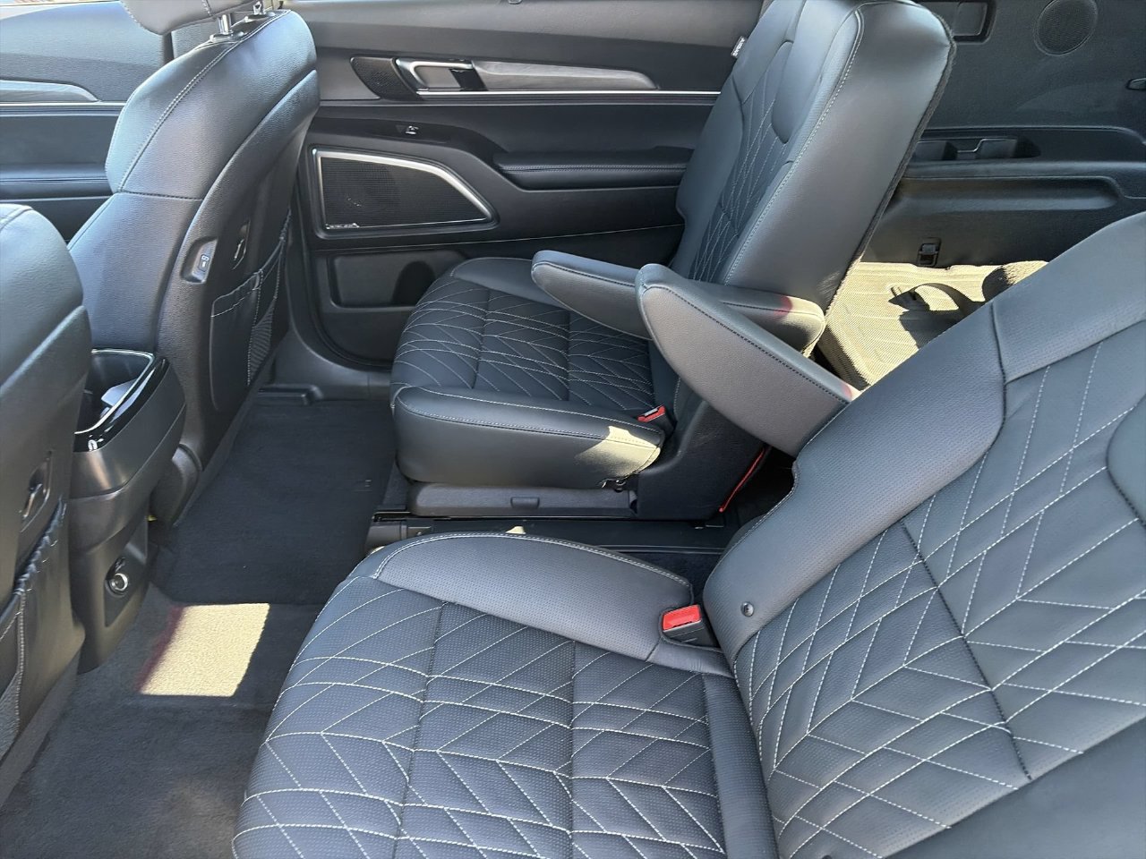 Used 2024 Kia Telluride SX X-Line AWD/4WD image 16