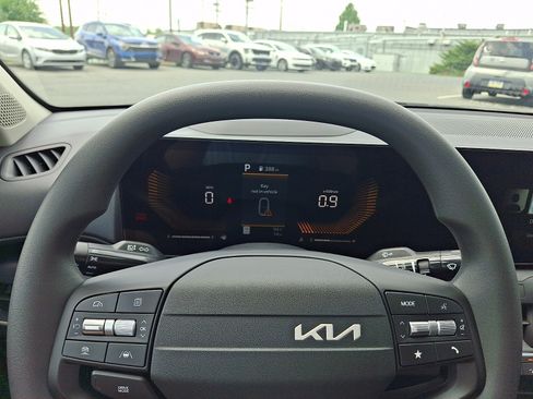 New 2026 Kia K4 FWD image 13