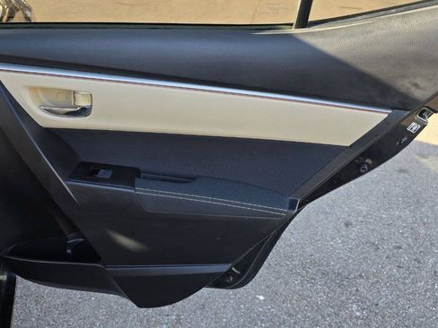 Used 2015 Toyota Corolla LE FWD image 31