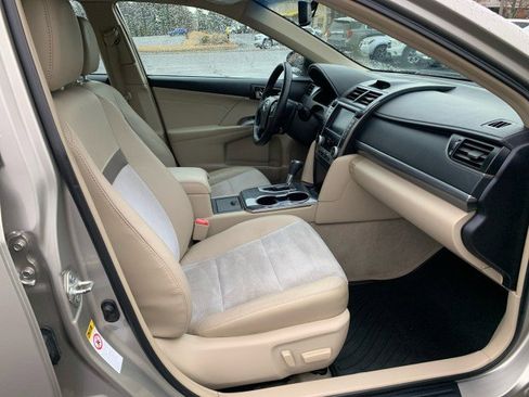 Used 2013 Toyota Camry LE image 18