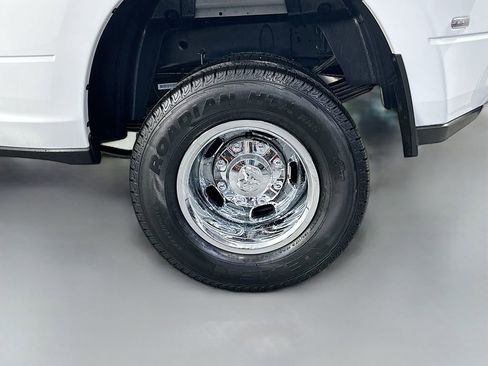 New 2026 RAM 3500 Tradesman AWD/4WD image 17
