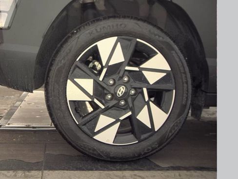 Used 2025 Hyundai Kona SEL image 6