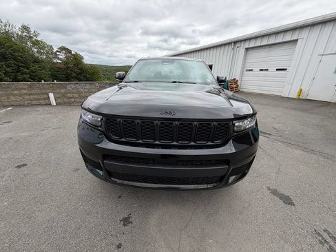 Used 2023 Jeep Grand Cherokee L Laredo AWD/4WD image 8