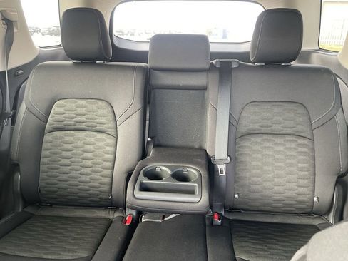 Used 2025 Nissan Pathfinder SV image 34