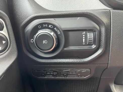 Used 2024 Jeep Wrangler Unlimited Sport AWD/4WD image 33