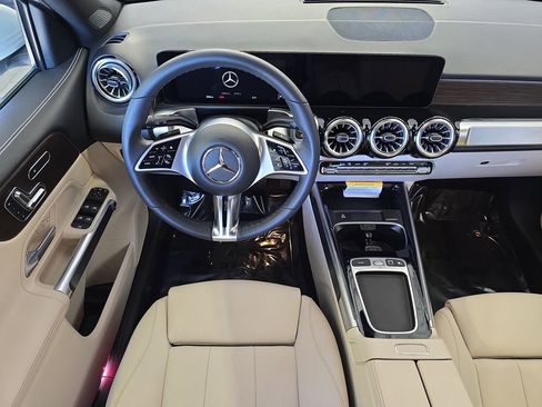 Certified 2025 Mercedes-Benz GLB 250 image 18