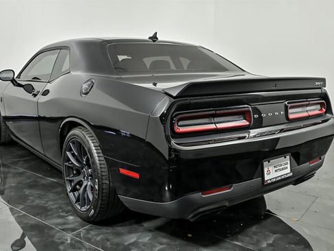 Used 2016 Dodge Challenger SRT Hellcat RWD image 7