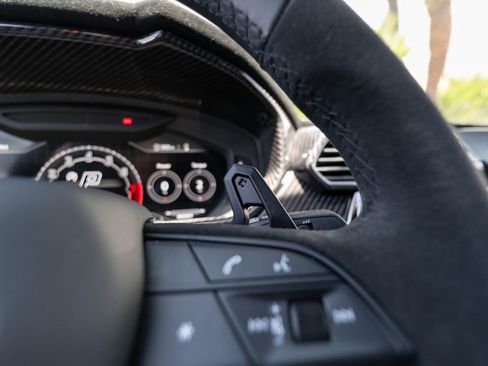 Used 2024 Lamborghini Urus Performante AWD/4WD image 13