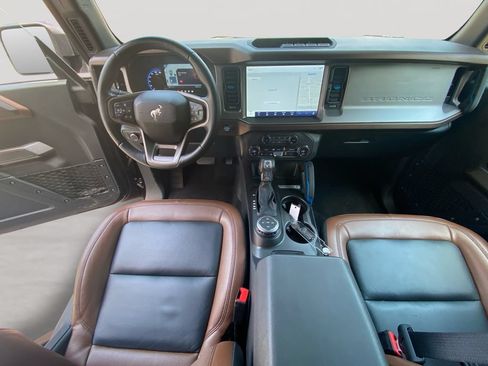 Used 2023 Ford Bronco Outer Banks AWD/4WD image 10