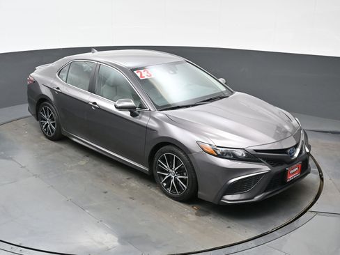 Used 2023 Toyota Camry SE image 35