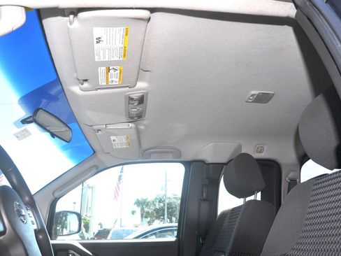 Used 2006 Nissan Frontier SE w/ (P01) Power Pkg RWD image 14