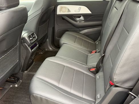 Used 2024 Mercedes-Benz GLS 450 4MATIC image 25