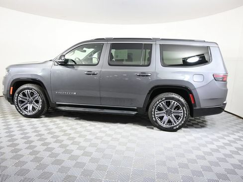 Used 2024 Jeep Wagoneer Series II w/ Flexible Seating Group AWD/4WD image 3