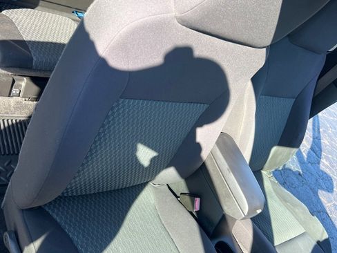 Used 2012 Chevrolet Colorado LT image 19