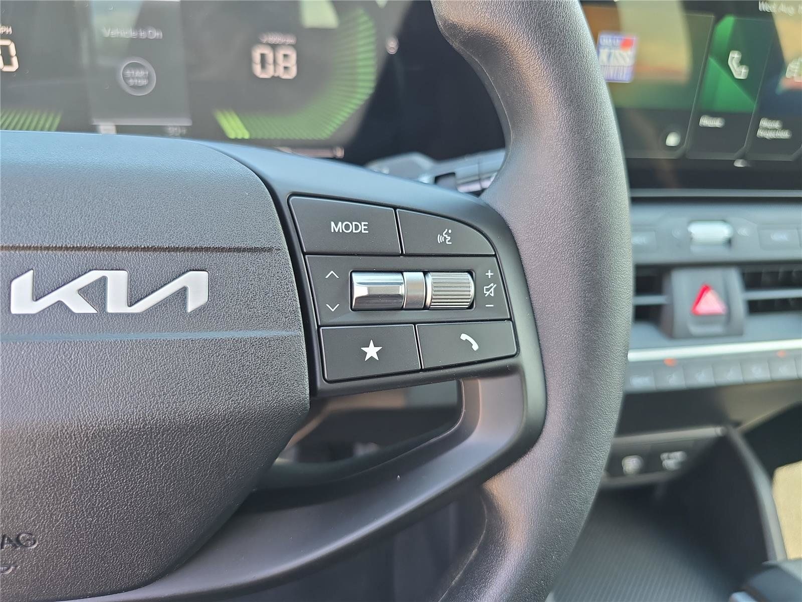 Used 2025 Kia K4 FWD image 31