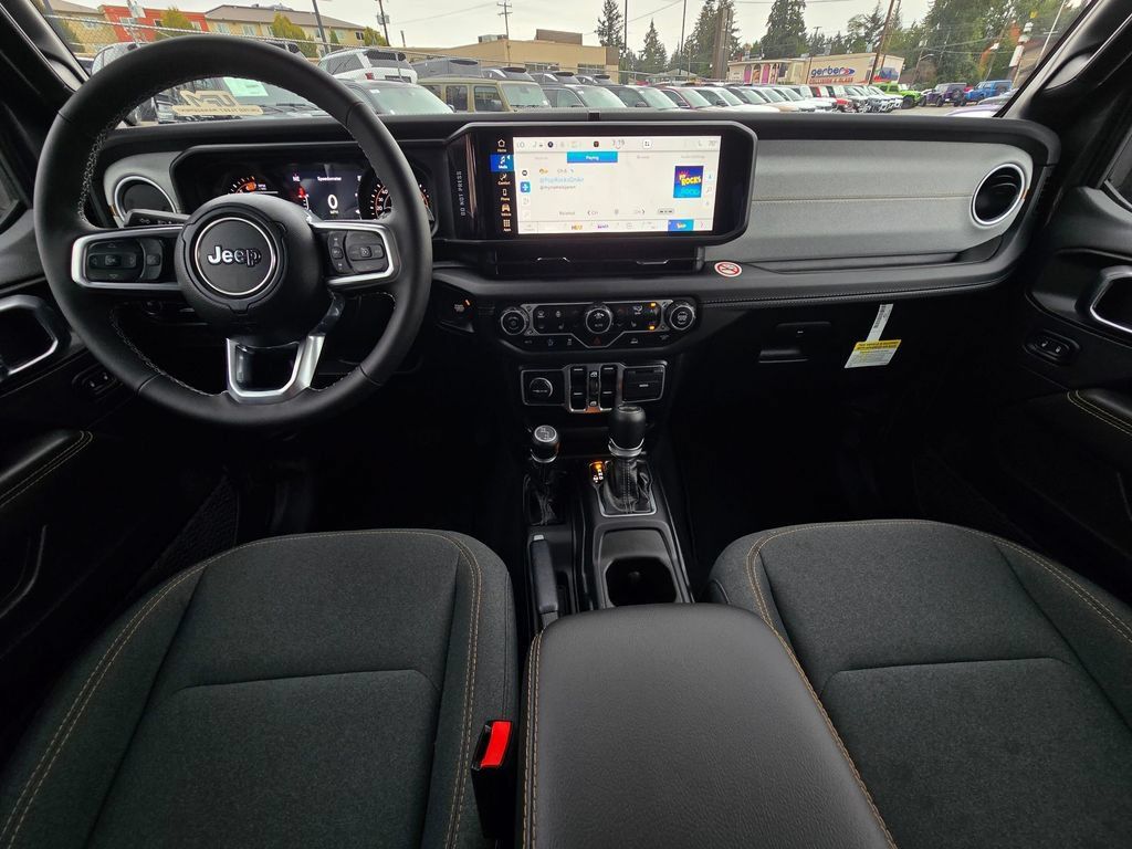 Used 2025 Jeep Wrangler Unlimited Sahara AWD/4WD image 18