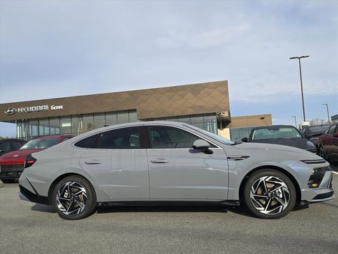 New 2026 Hyundai Sonata SEL image 2