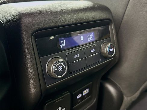 Used 2020 GMC Acadia SLE w/ Driver Convenience Package image 25