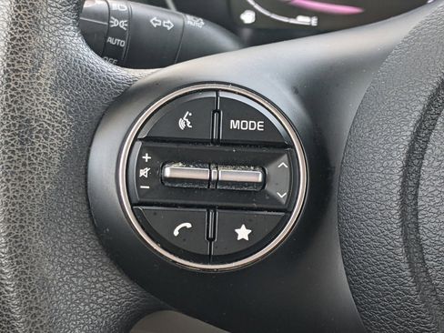 Certified 2023 Kia Soul LX image 18